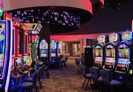 garudaplay draw schedule showing Togel 4D draw times and cashback notification banners
